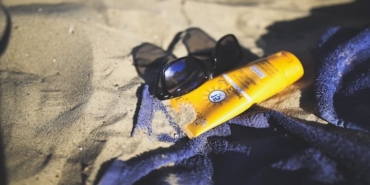 Güneş Kremi Kullanırken Sık Yapılan Hatalar - Yaygın 8 Hata