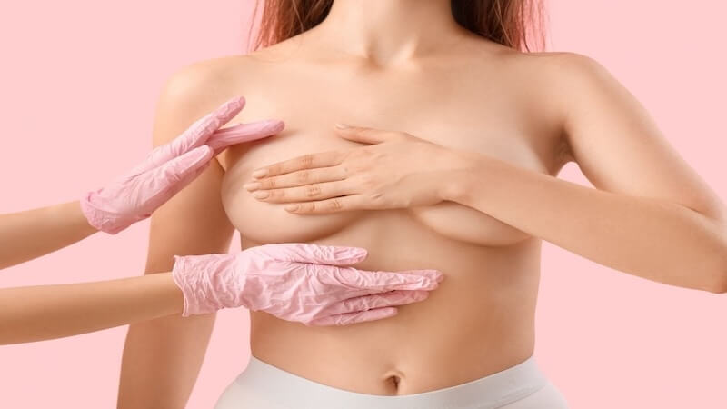 Meme Dikleştirme Estetiğine Talep Artıyor: İstanbul’da Op. Dr. Gökhan Semerci Öne Çıkıyor