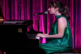 Piyano Başında Bir Şehir Ozanı